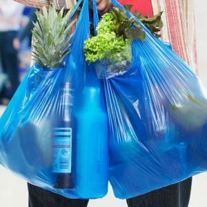 S'estudia prohibir les bosses de plàstic a partir del 2020.